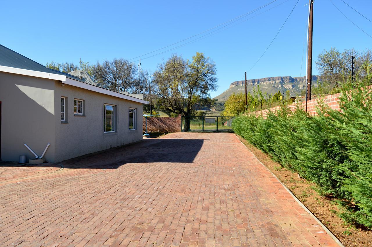 Village Lodge Harrismith Ngoại thất bức ảnh